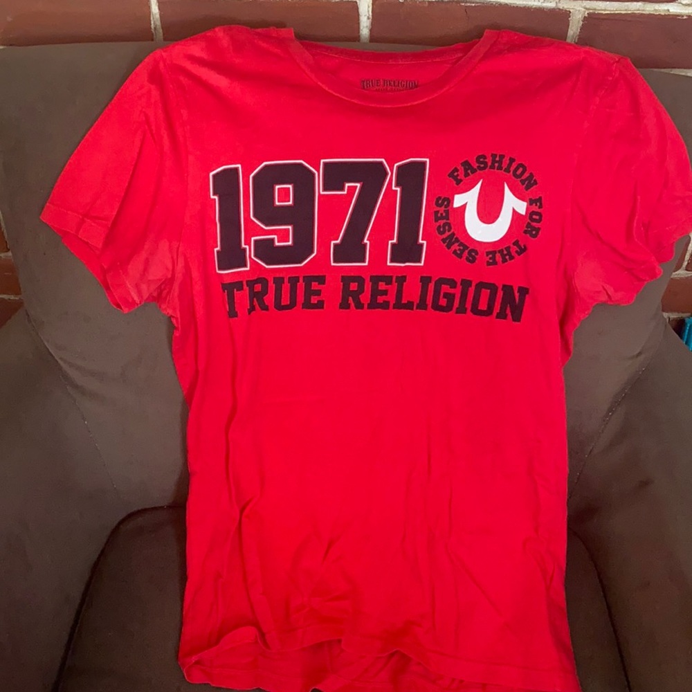 Red true religion shirt